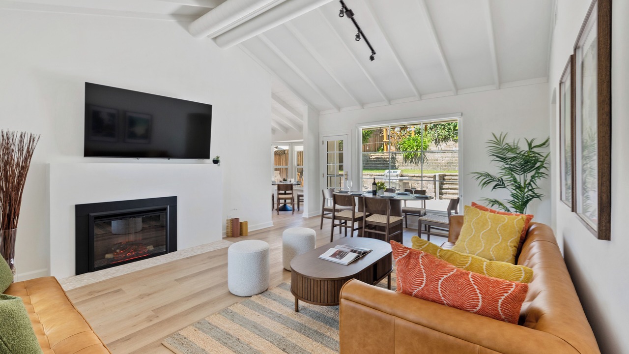 Photo of Livingroom in La Crescenta