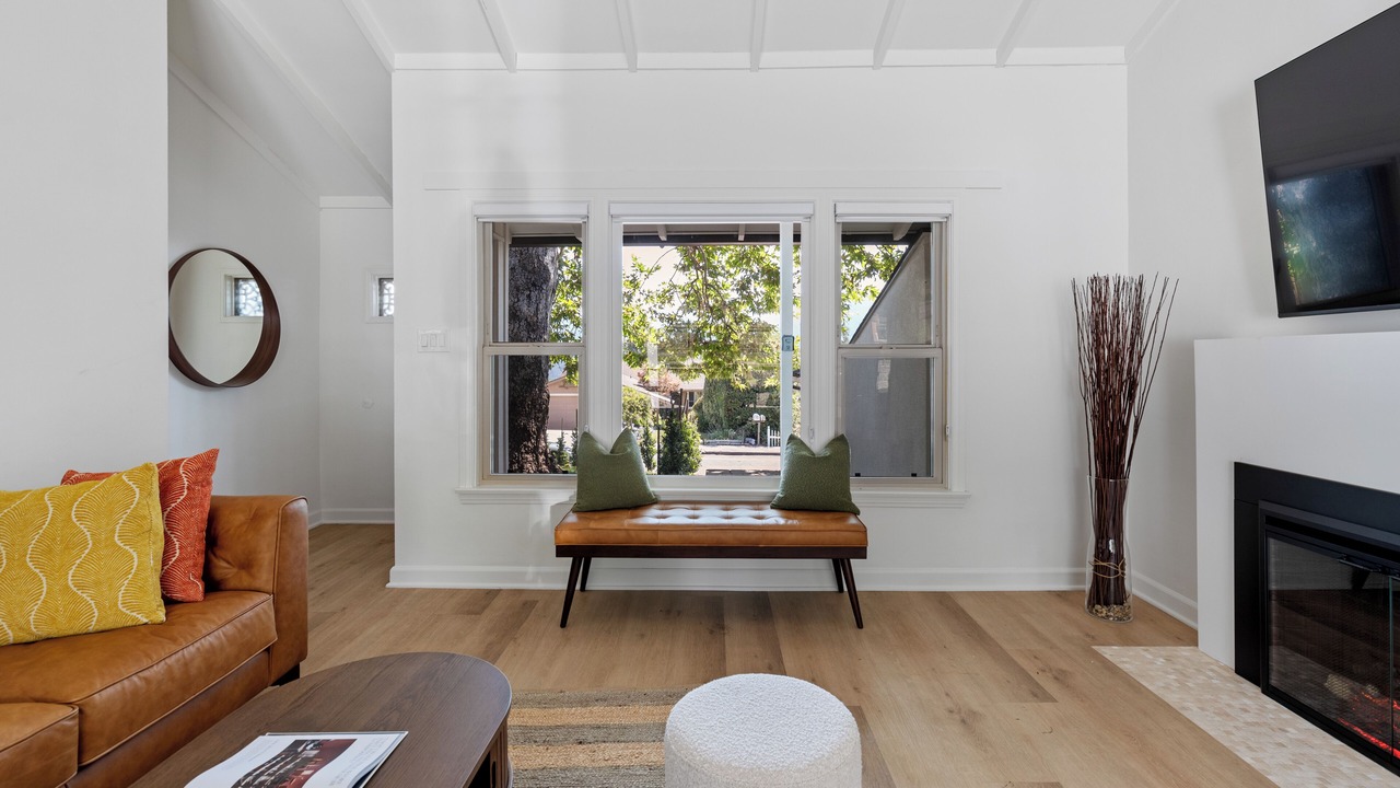Photo of Livingroom in La Crescenta