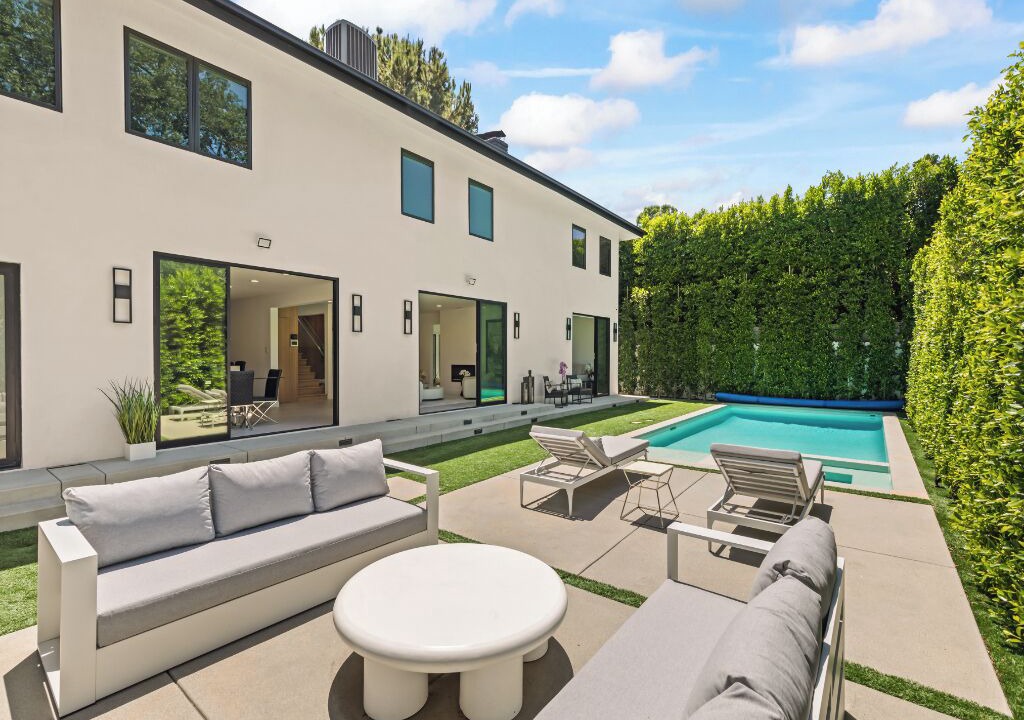 Photo of Outdoor in Encino