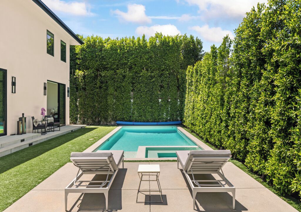 Photo of Outdoor in Encino