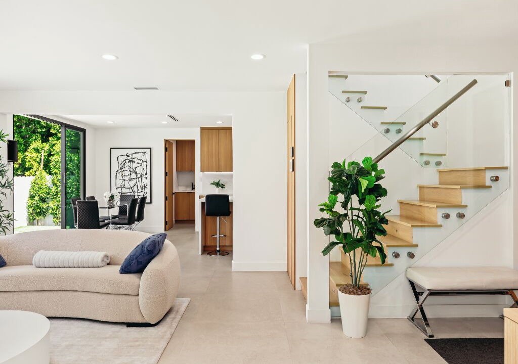 Photo of Livingroom in Encino