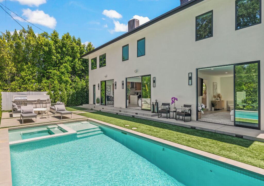 Photo of Outdoor in Encino