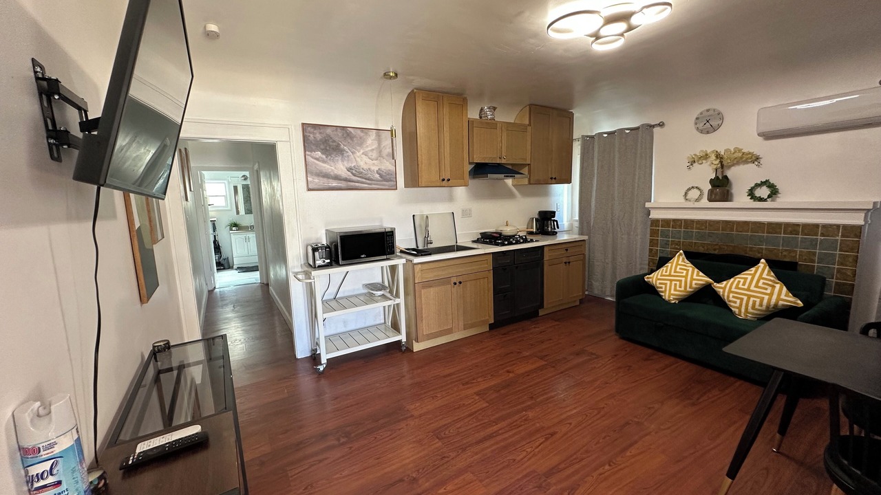 Photo of Livingroom in East San Gabriel