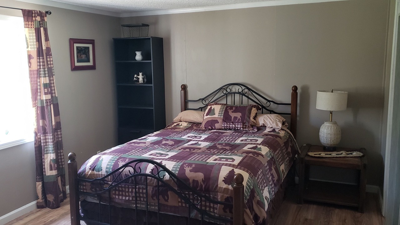 Photo of Bedroom in Coffee Creek