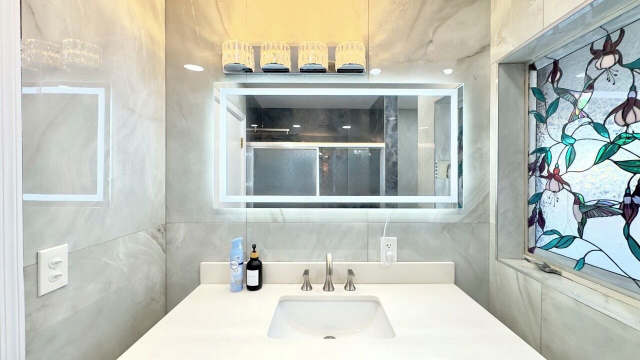 Photo of Bathroom in Hanford