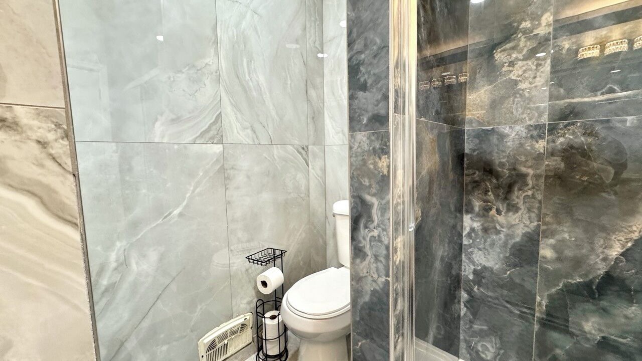 Photo of Bathroom in Hanford