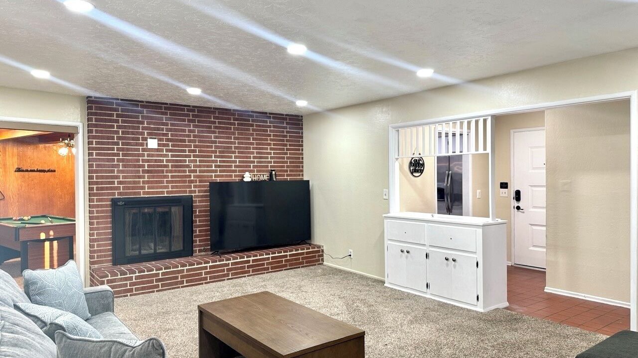 Photo of Livingroom in Hanford