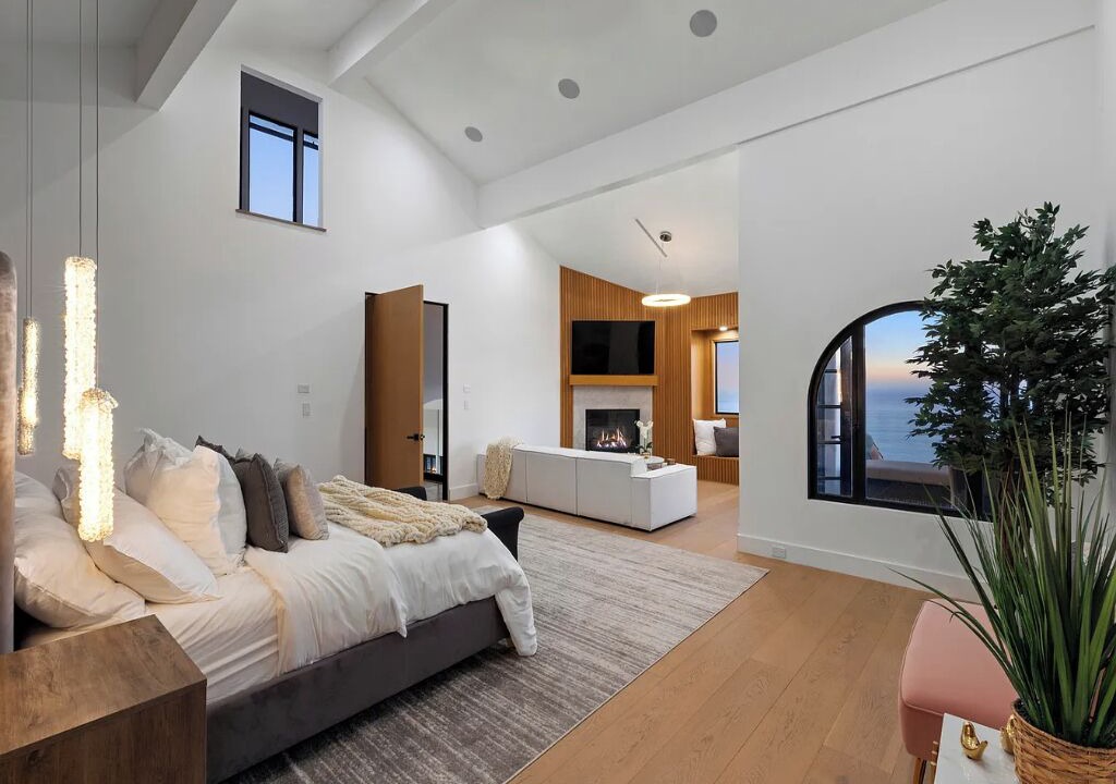 Photo of Bedroom in Eastern Malibu