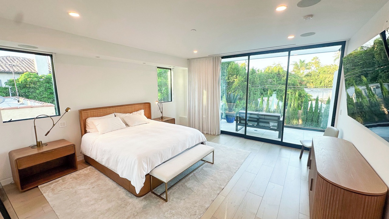 Photo of Bedroom in Beverly Grove