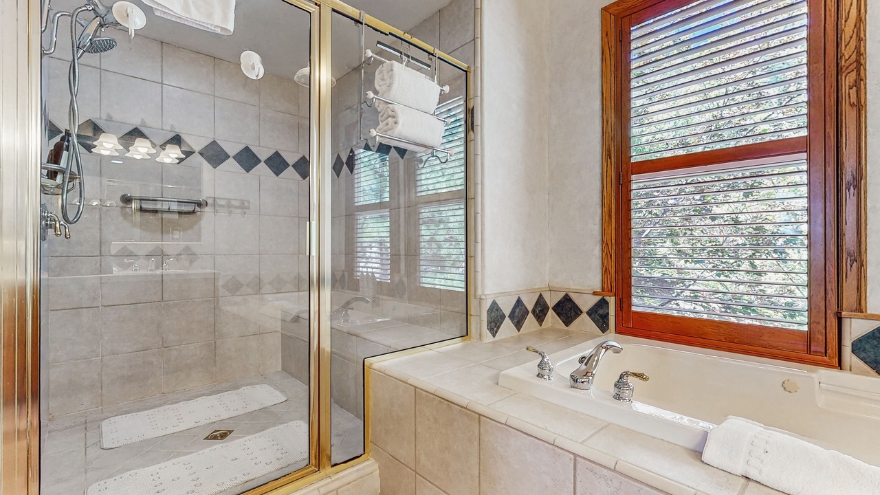Photo of Bathroom in Twin Peaks