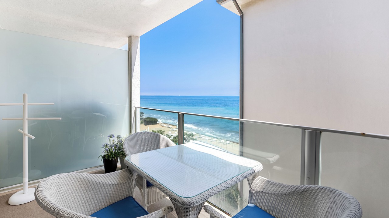 Photo of Patio Balcony in Eastern Malibu