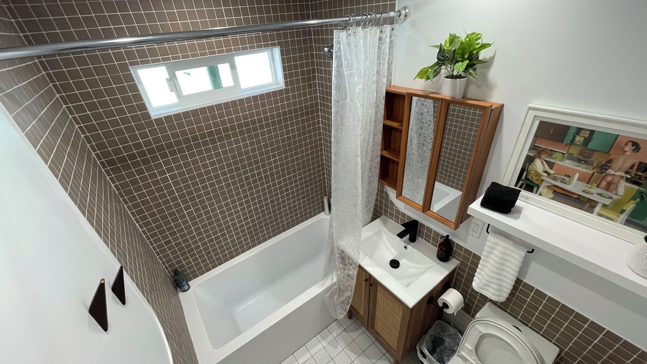 Photo of Bathroom in Los Angeles