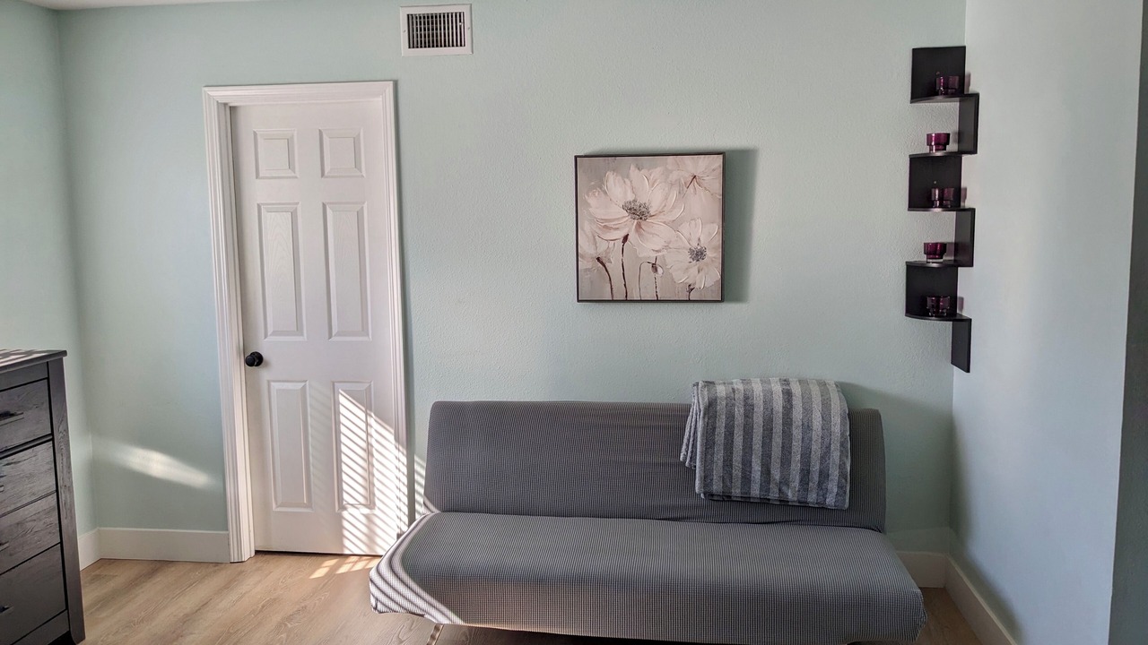Photo of Livingroom in University City