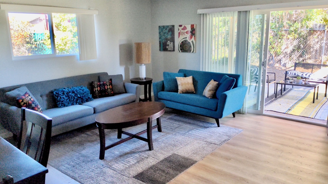 Photo of Livingroom in University City