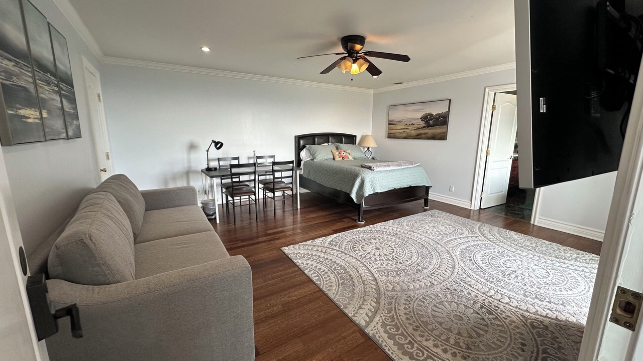 Photo of Livingroom in Whittier