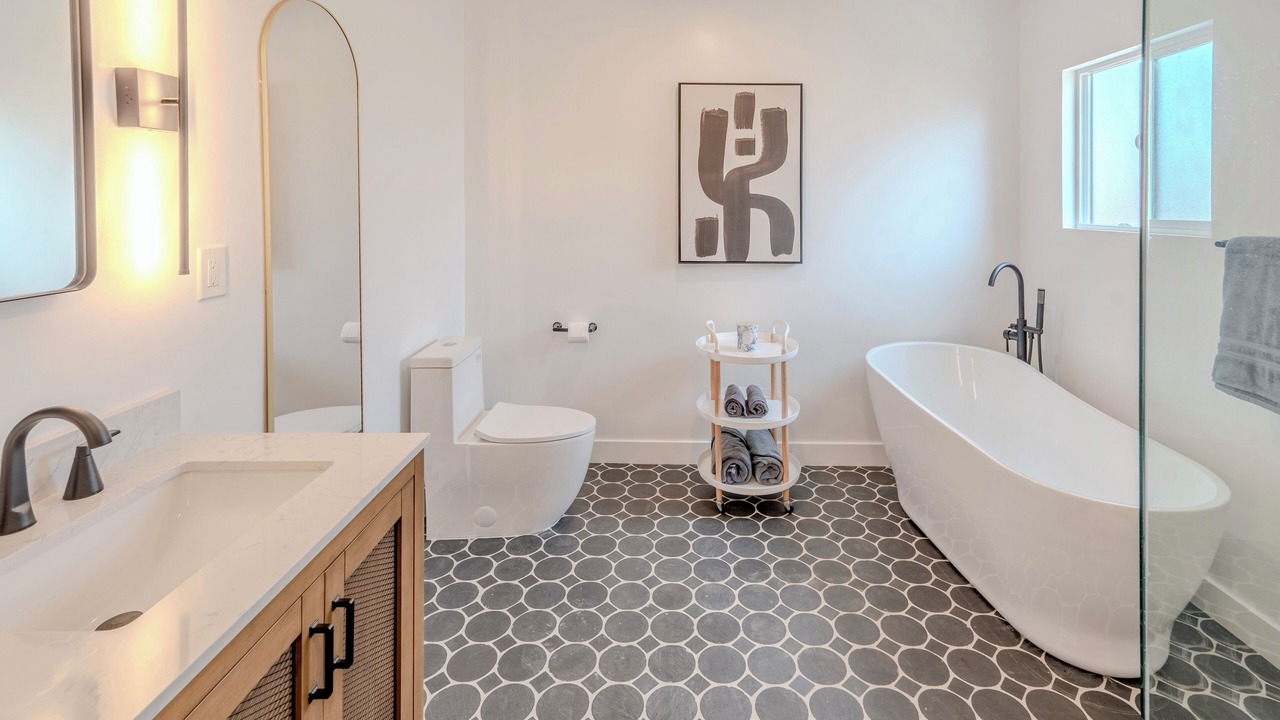 Photo of Bathroom in View Park-Windsor Hills