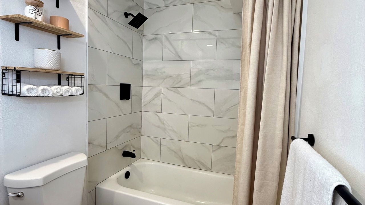 Photo of Bathroom in Harbor