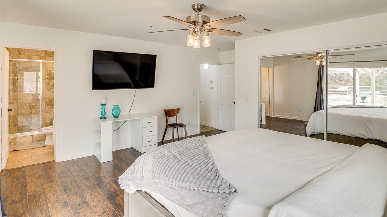 Photo of Bedroom in Agua Dulce