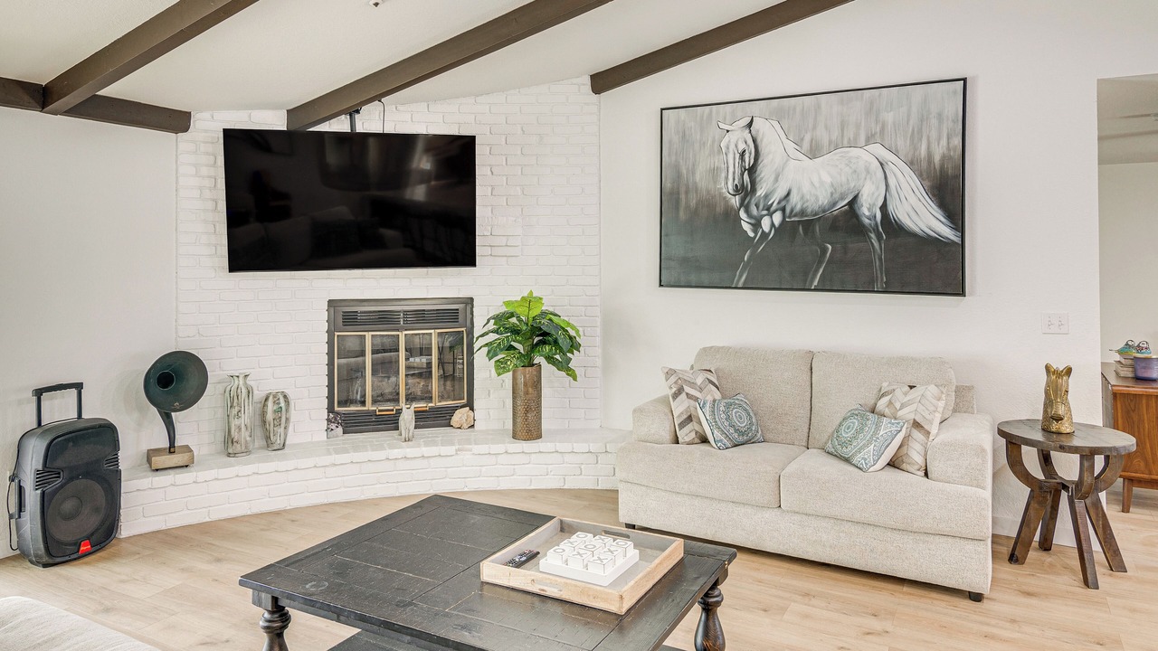 Photo of Livingroom in Agua Dulce