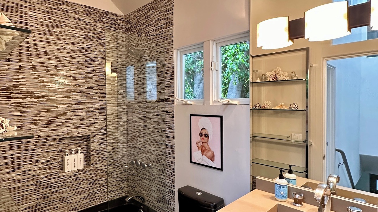 Photo of Bathroom in Hollywood Hills West