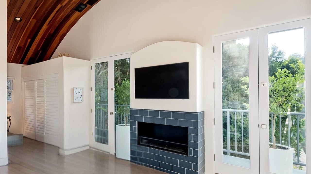 Photo of Bathroom in Hollywood Hills West