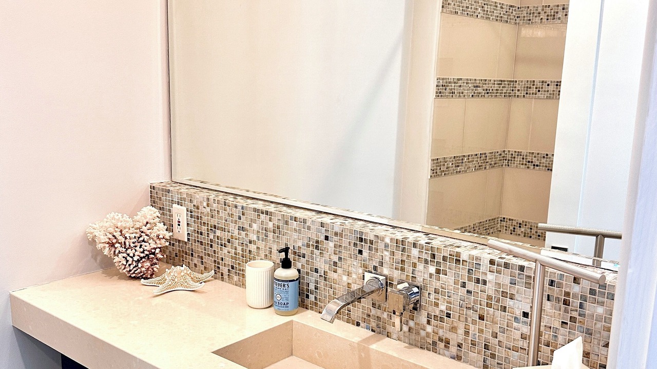 Photo of Bathroom in Hollywood Hills West
