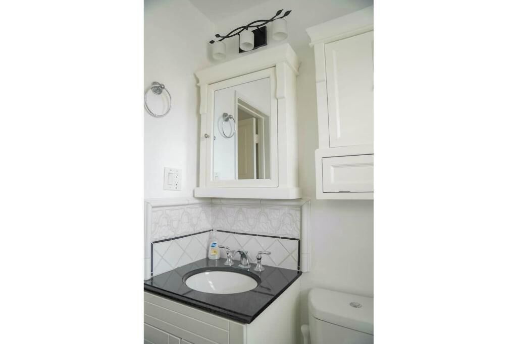 Photo of Bathroom in North of Wilshire