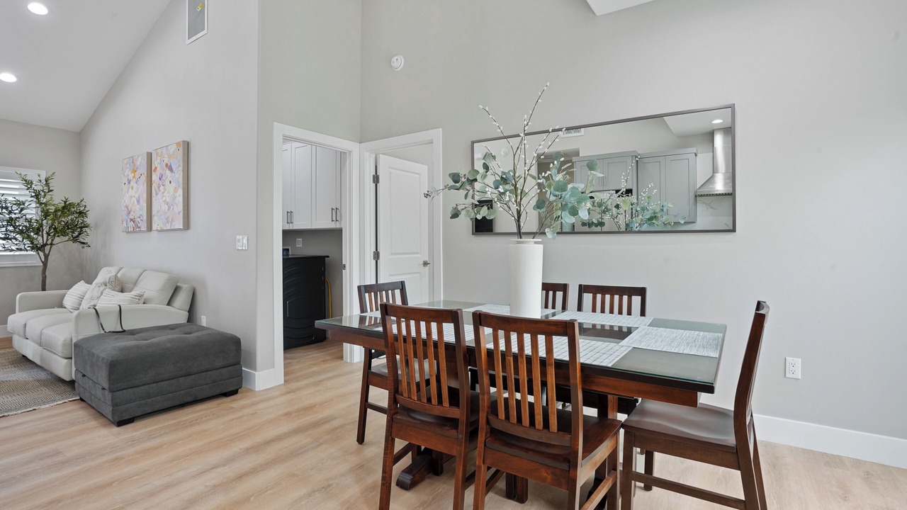 Photo of Livingroom in Hermosa Village