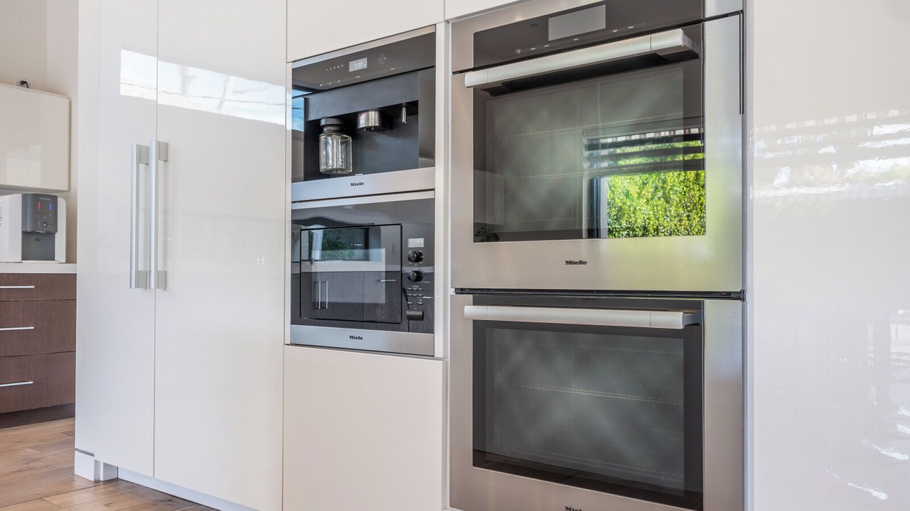 Photo of Kitchen in Greater Wilshire - Hancock Park
