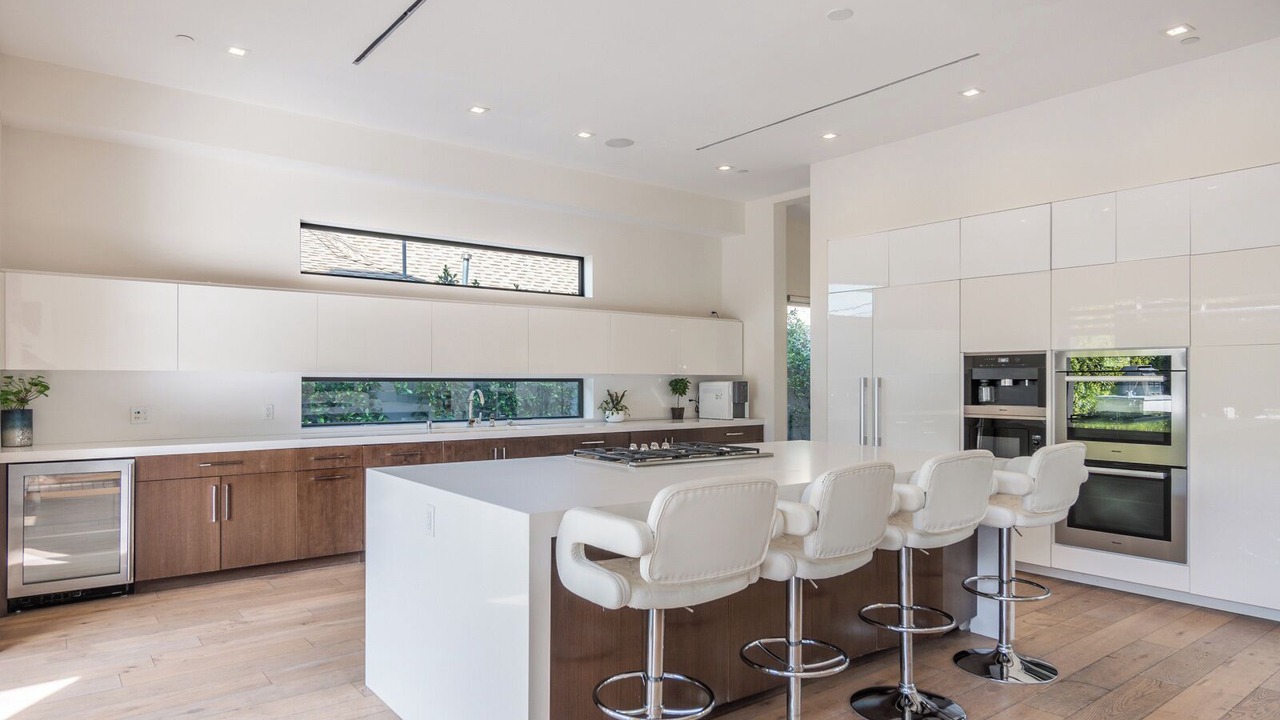Photo of Kitchen in Greater Wilshire - Hancock Park