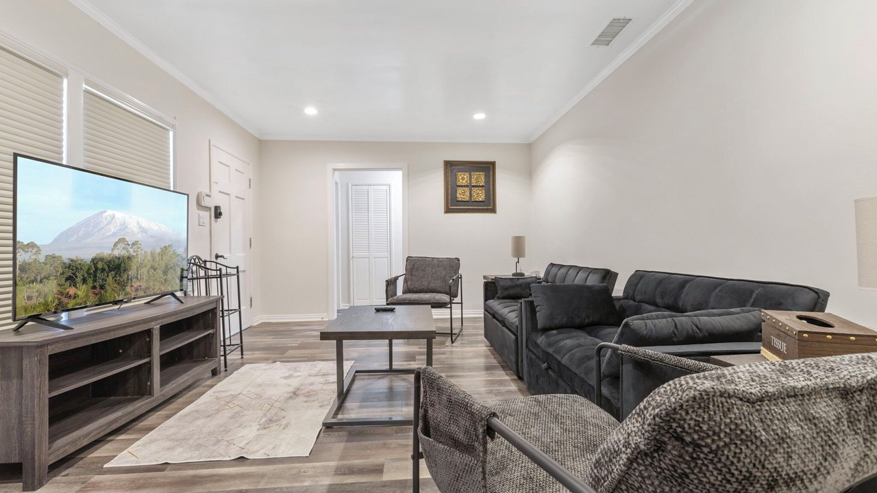 Photo of Livingroom in West Whittier-Los Nietos