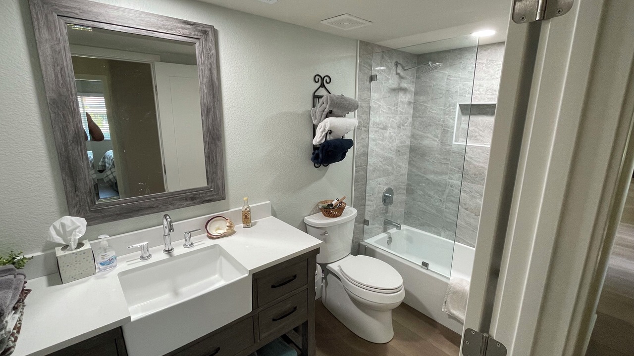 Photo of Bathroom in Corona