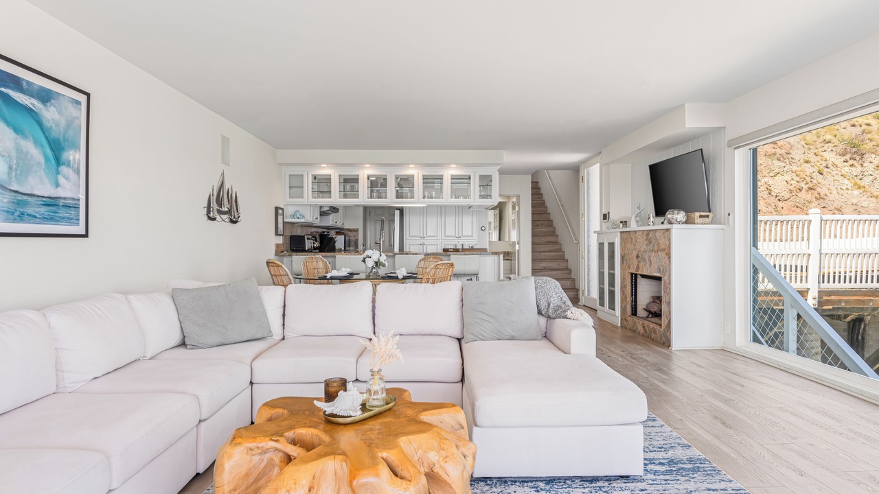 Photo of Bedroom in Eastern Malibu