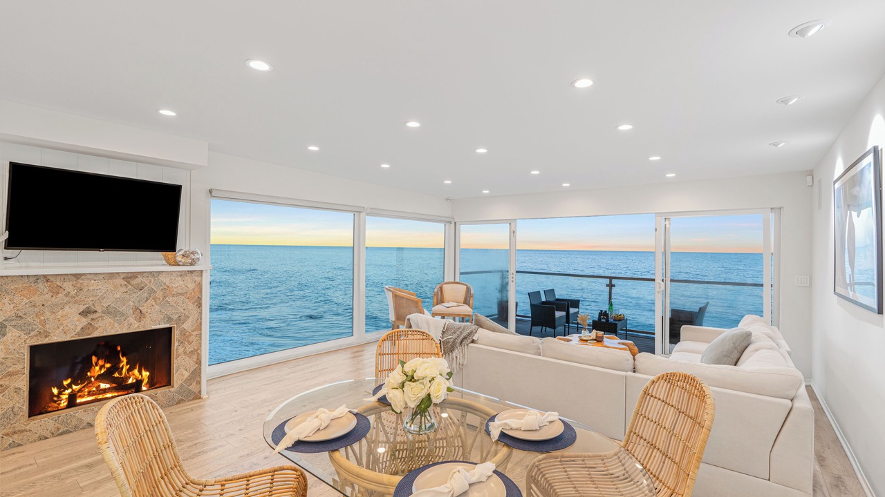 Photo of Livingroom in Eastern Malibu