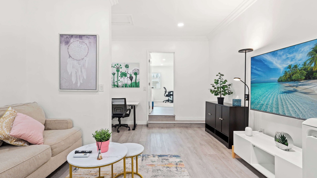 Photo of Livingroom in Westmont