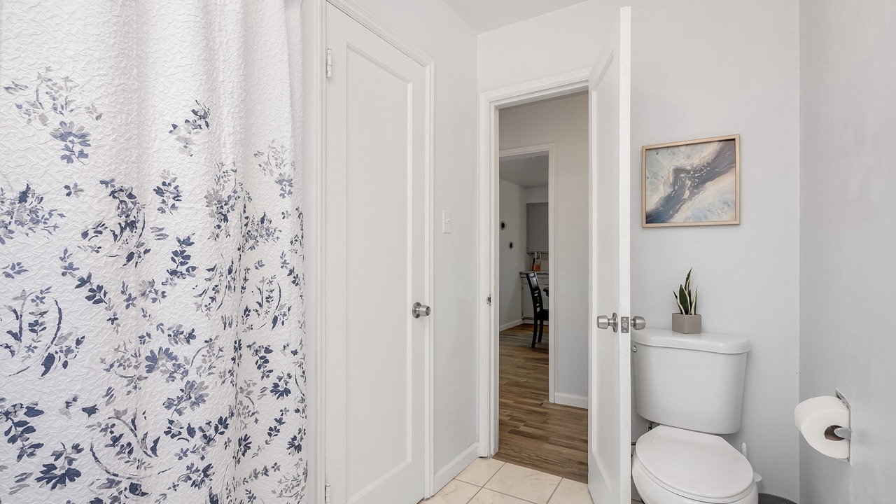 Photo of Bathroom in Hanford