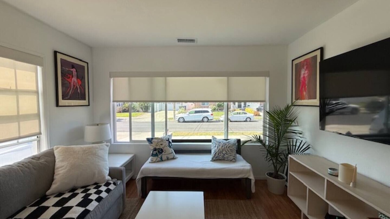 Photo of Livingroom in Del Aire