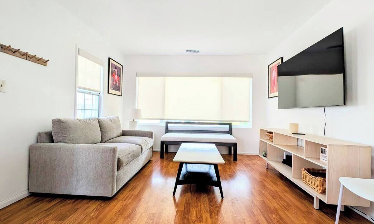 Photo of Livingroom in Del Aire