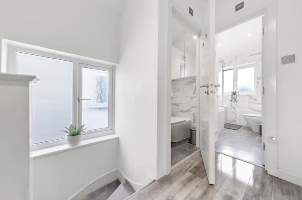 Photo of Bathroom in Tokyngton