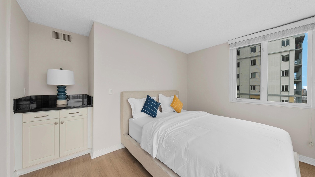 Photo of Bedroom in Marina Peninsula