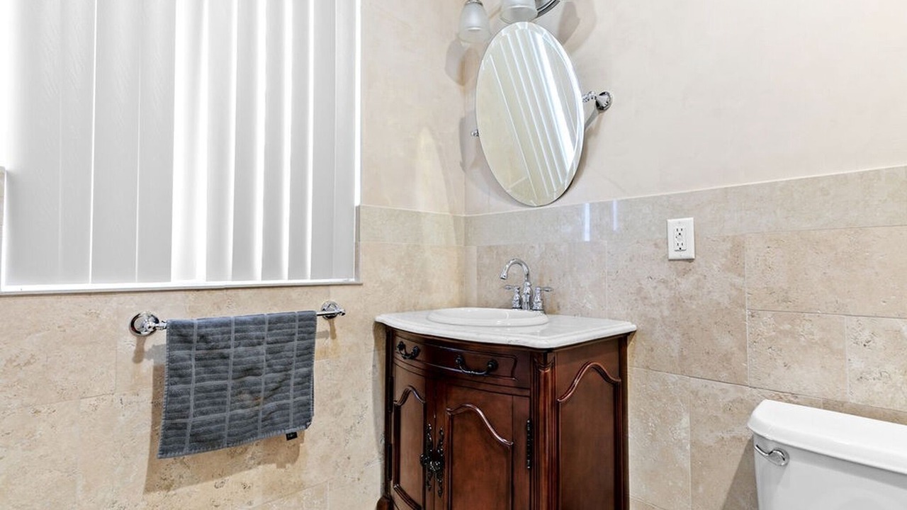 Photo of Bathroom in Valley Glen