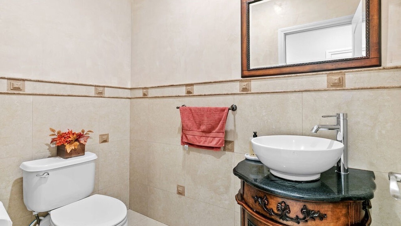 Photo of Bathroom in Valley Glen