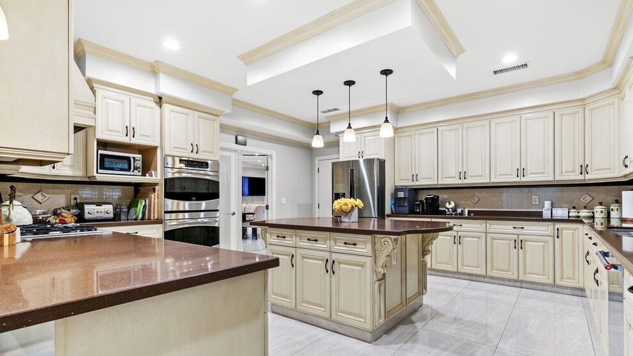 Photo of Kitchen in Valley Glen