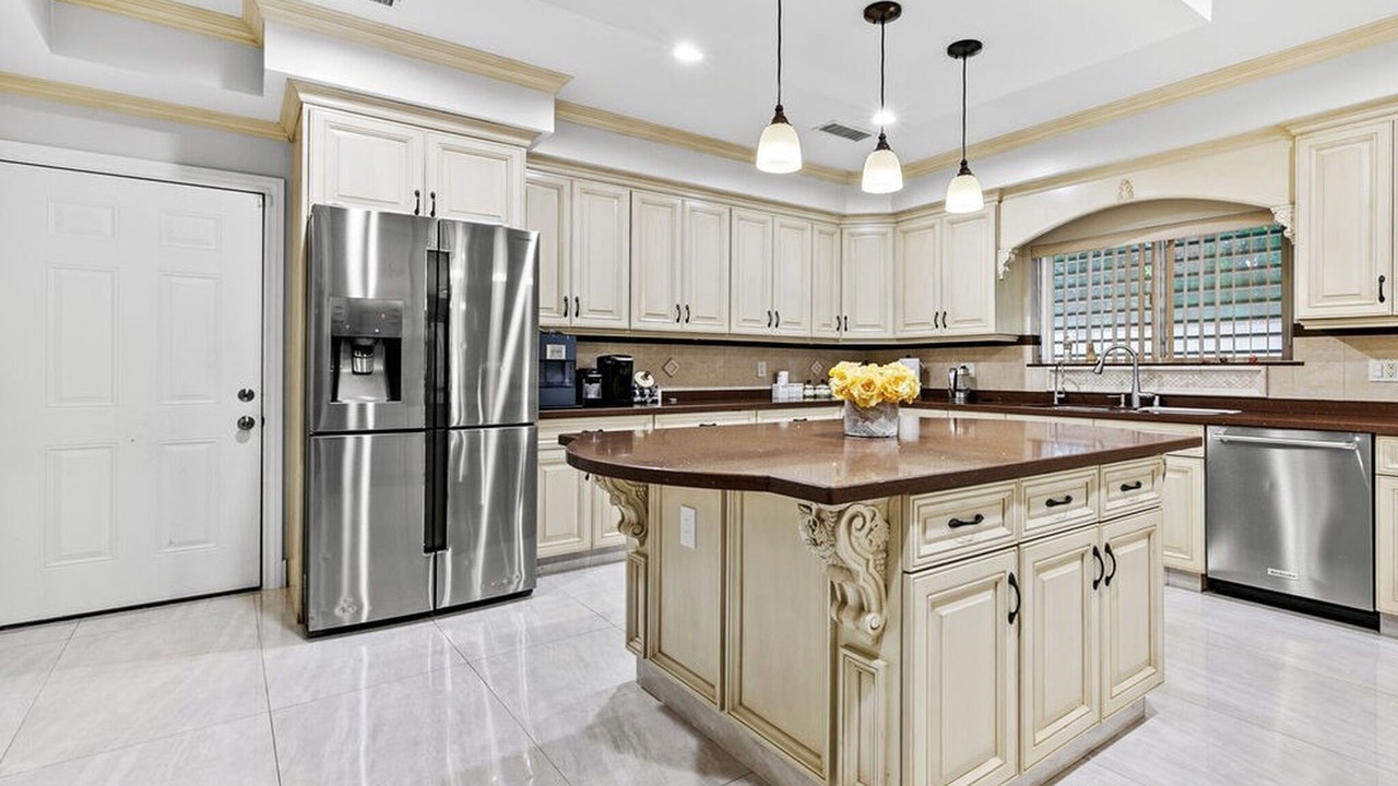 Photo of Kitchen in Valley Glen