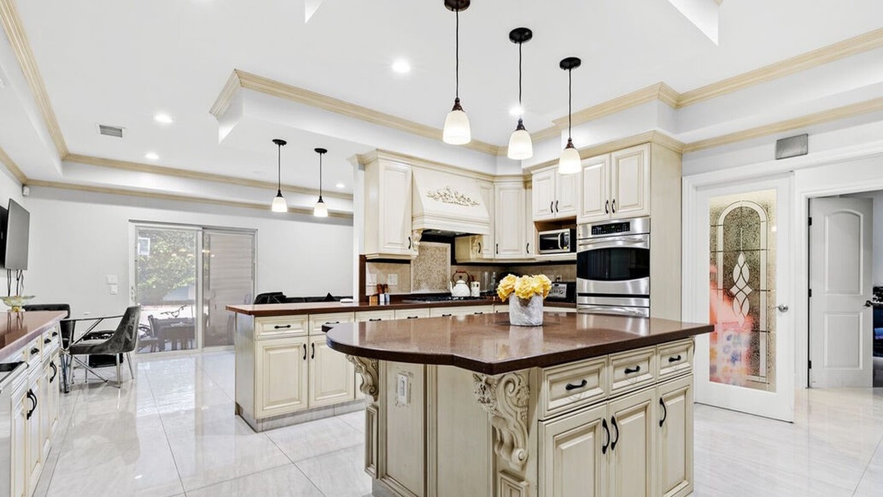 Photo of Kitchen in Valley Glen