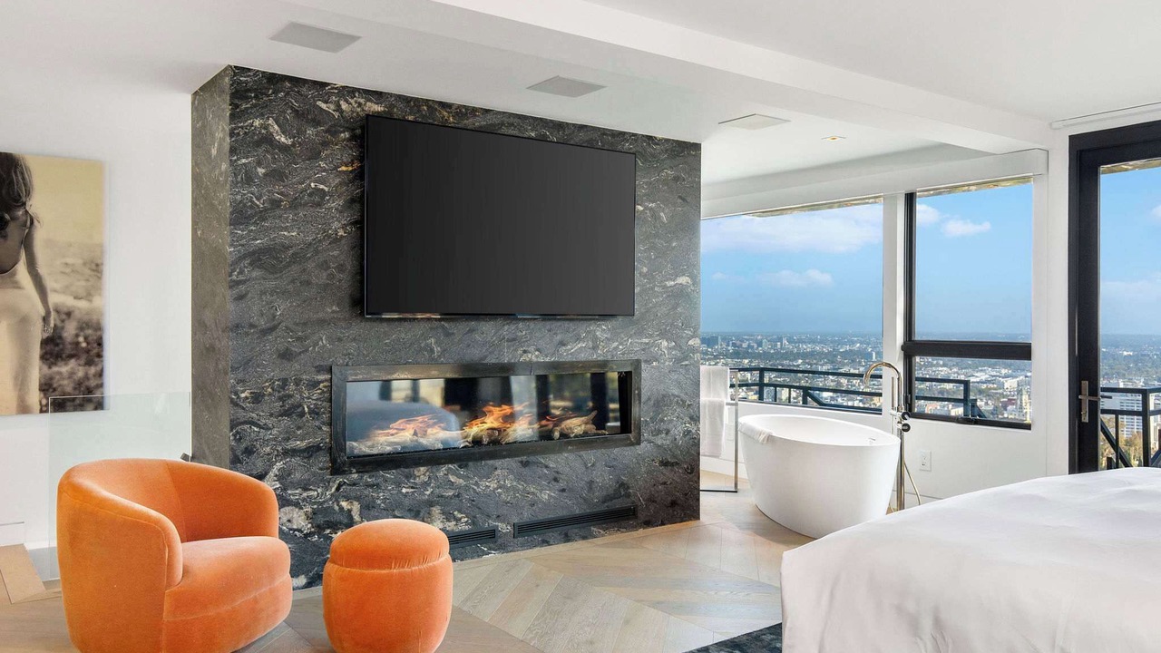 Photo of Livingroom in Hollywood Heights