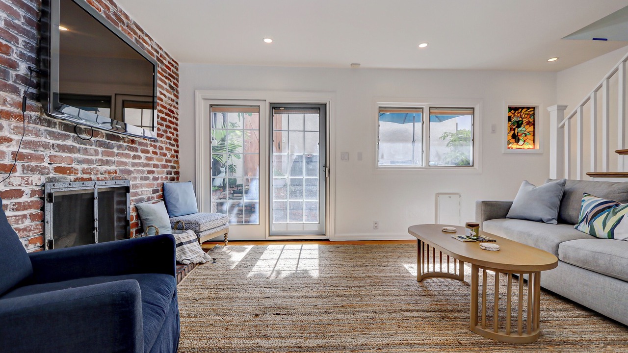 Photo of Livingroom in Tree Section