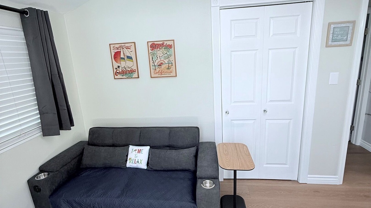 Photo of Livingroom in Simi Valley