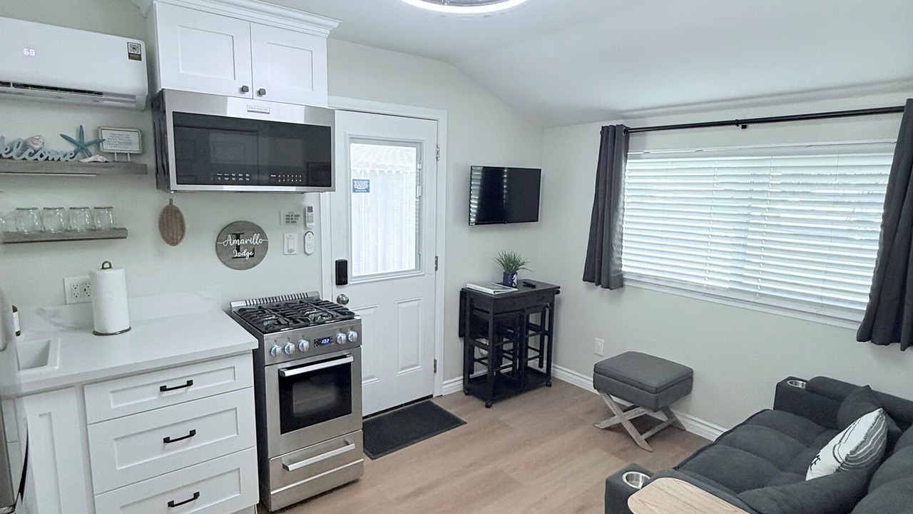 Photo of Livingroom in Simi Valley