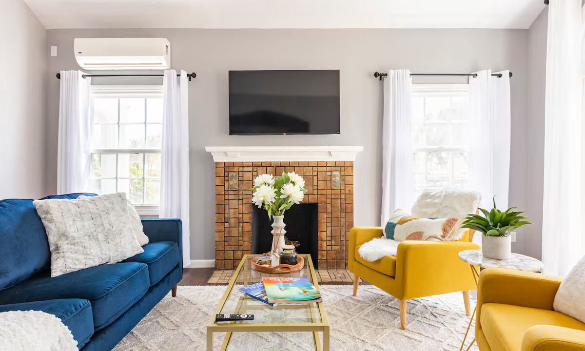 Photo of Livingroom in East Los Angeles